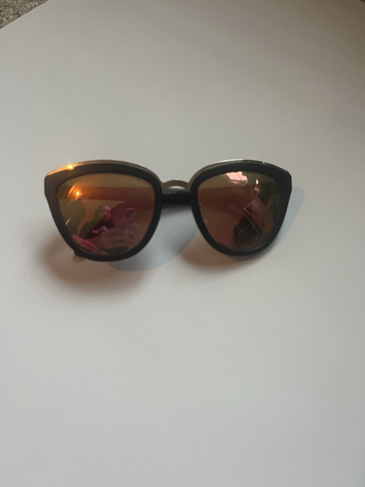 DIFF Eyewear Sunglasses Black Frames Polarized Co… - image 1