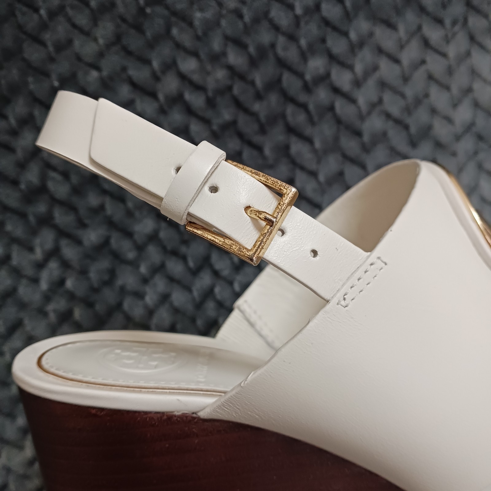 Tory Burch Bleach Gold Veg Leather Metal Miller 65mm Wedge Women's Sandals 7.5M thumbnail 13