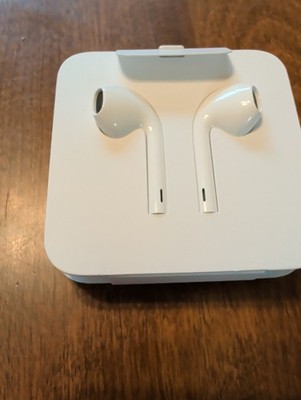 Apple OEM Wired Earbuds Headphones White Lightning Cable