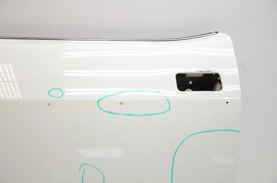 Carcasa de puerta delantera izquierda blanca para conductor 82-83 280ZX Foto 2 de 4