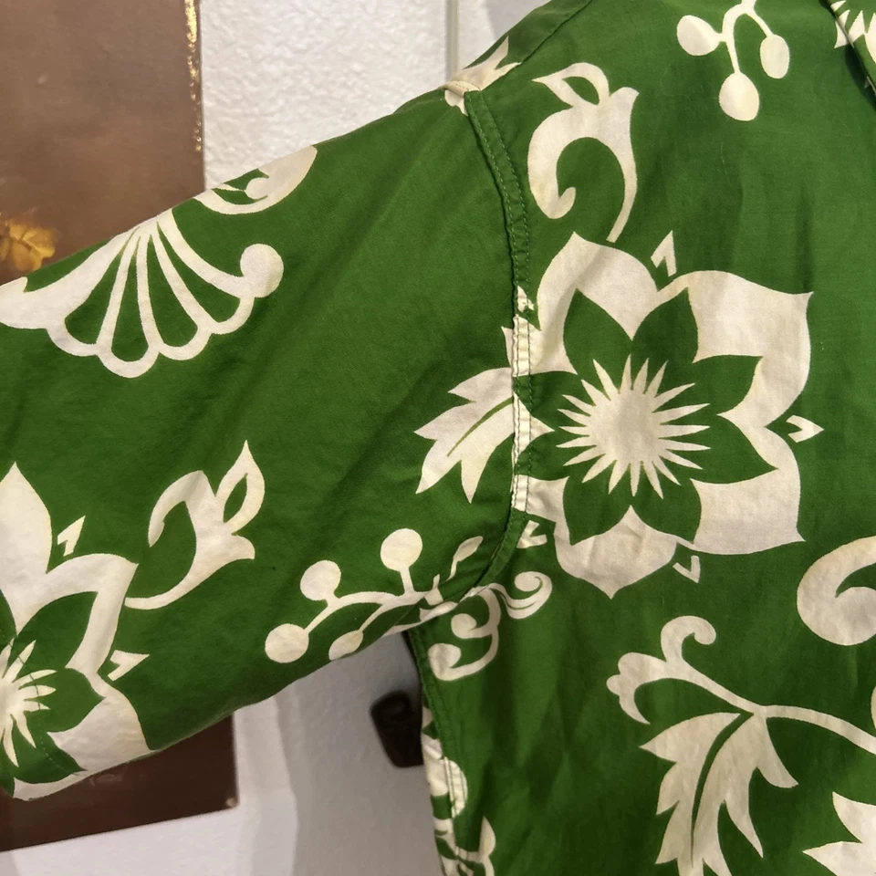 Vintage Diamond Head Sportswear Hawaiian Aloha Shirt Made in USA Green - Image 4 of 4