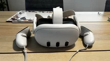 Meta Question 3 128GB VR Headset with Controllers