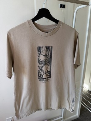 Uniqlo UT Attack on Titan Graphic Print Beige Crew Neck T-Shirt Men's M