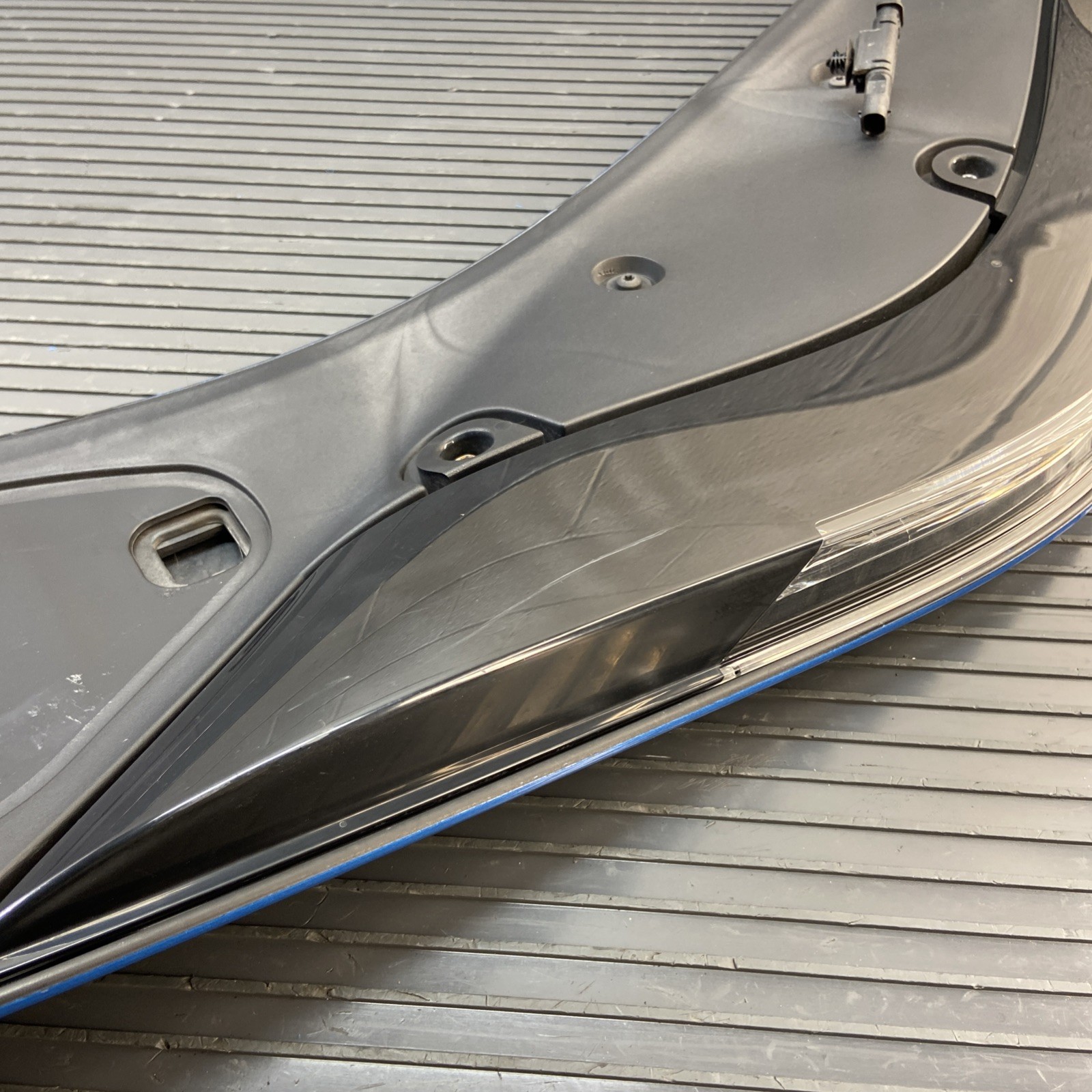 2014-2020 BMW i8 I12 Rear Right Quarter Panel Spoiler W/ Turn Light OEM *NOTE*