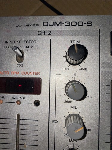 Pioneer DJ DJM-300 Silver 2-Channel Professional DJ Mixer For Parts Or Repair - Picture 7 of 9