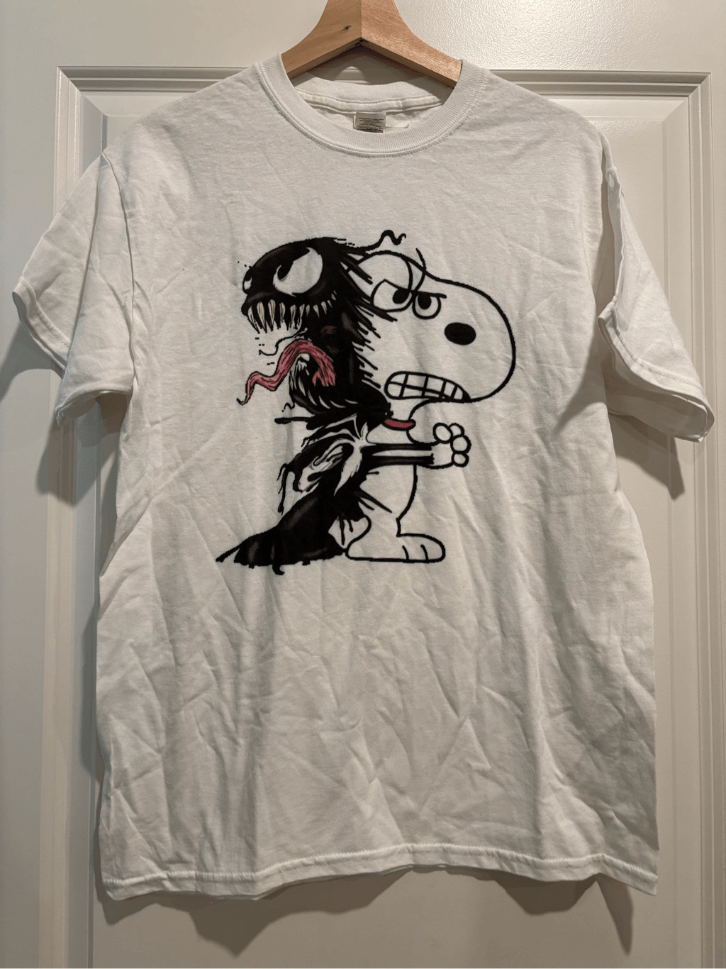 Snoopy Venom Graphic Tee in Medium Size