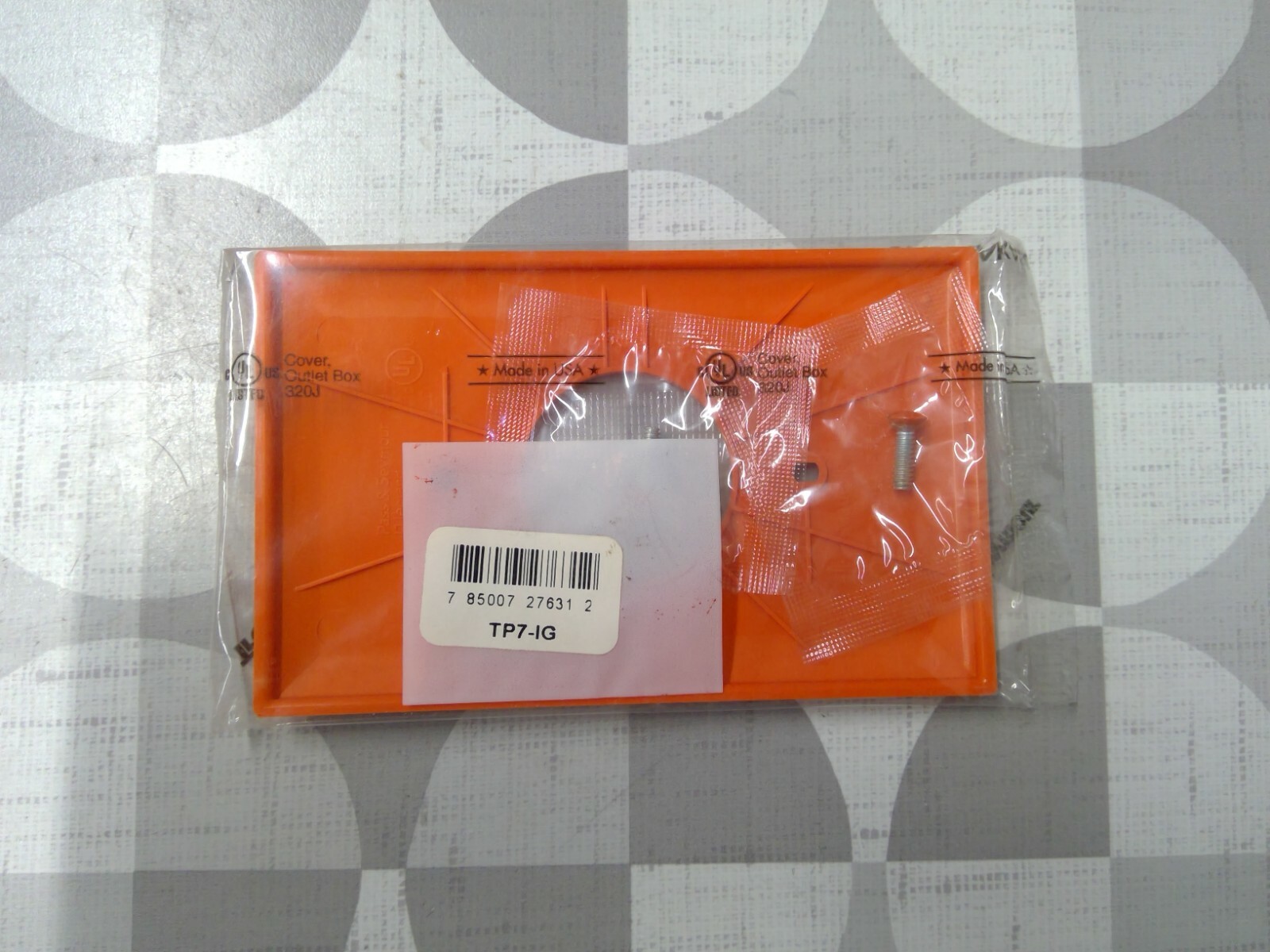 Pass & Seymour / Legrand TP7-IG 1 Gang Single Round Outlet **Free Shipping**