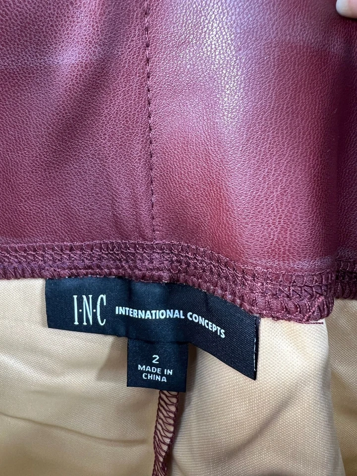 Pantalones de imitación de cuero International Concepts para mujer talla 2 borgoña nuevos sin etiquetas Foto 3 de 4