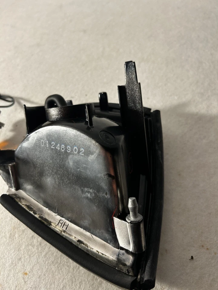 Conjunto indicador delantero derecho nissan primera p10 con conector/arnés/y bombilla Foto 3 de 4