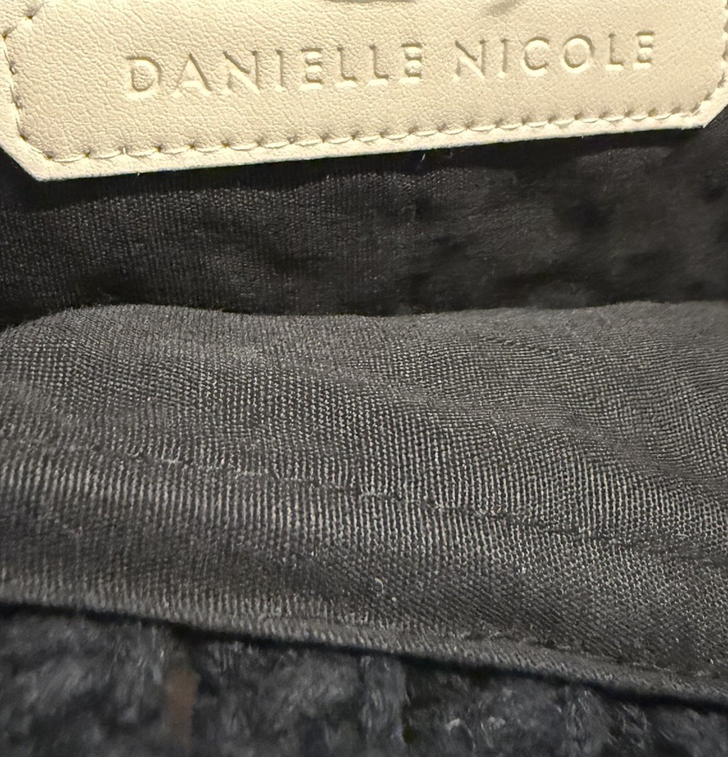 Woman’s Danielle Nicole Cross Body Beach Black Kn… - image 2