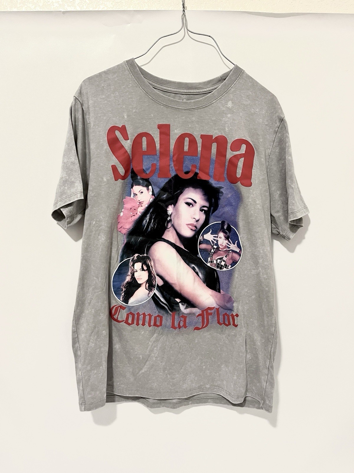 Official Selena Quintanilla Merchandise Acid Wash  Como La Flor T-Shirt Size M