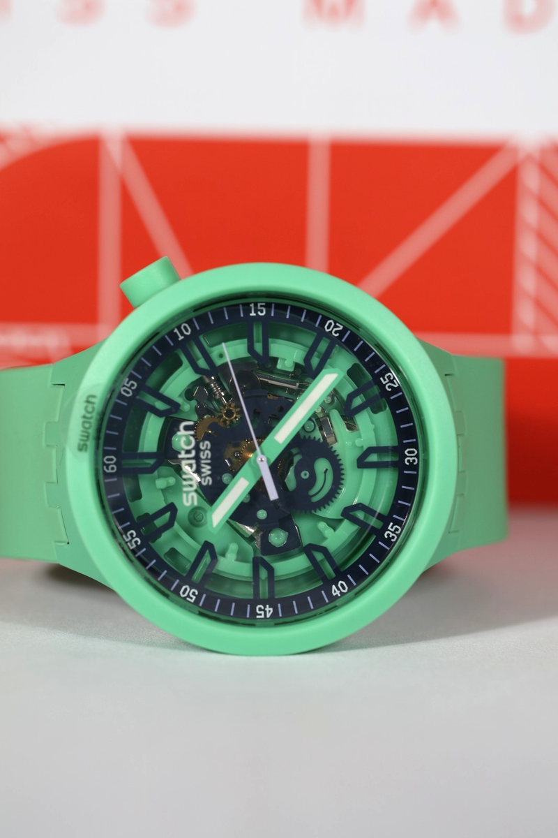 Limited Swatch BIG BOLD SWISS MADE FRESH SQUEEZE 47MM SB01G101