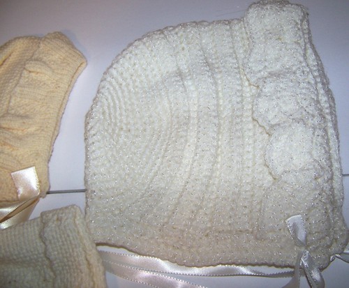 Vintage Set 4 Handarbeit Baby oder Puppe Hauben Spitzenbänder Stricken Häkeln - Bild 4 von 8