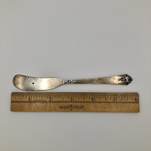 Castle Rose by Royal Crest Sterling Silver 27 grams Butter Spreader knife 5-7/8" - Picture 4 of 9