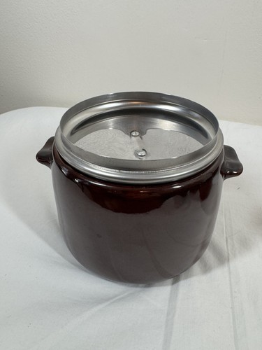 Vtg 1950's West Bend Brown Pottery Bean Pot w/4 Brown Ovenware Ramekins - Picture 4 of 24