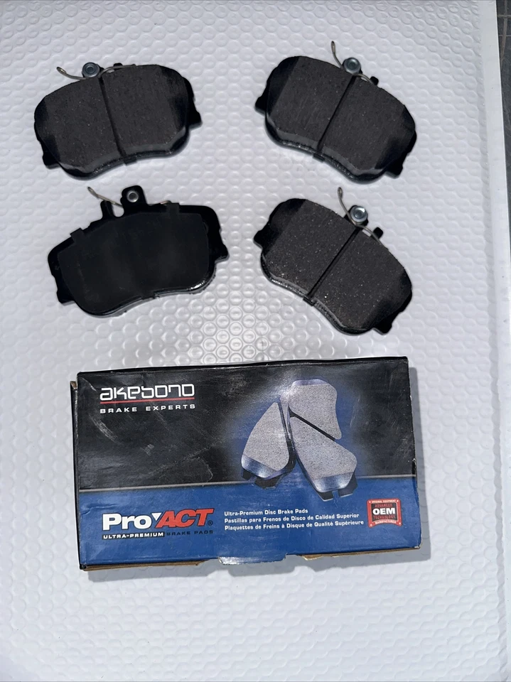 Mercedes-Benz C-Class, AMG NEW Akebono ACT645 PRO-ACT CERAMIC FRONT Brake Pads - Image 2 of 4