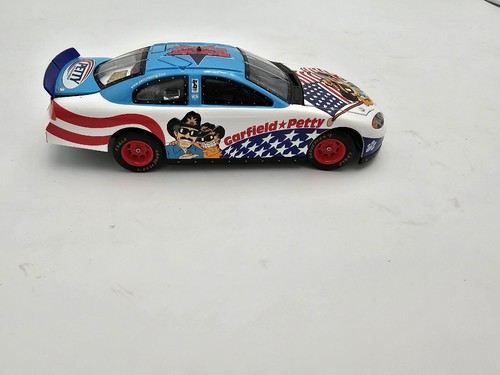 1:24 2002 Intrepid #43 Garfield Y Petty. Carreras Campeones #104 De 999 #1 - Picture 8 of 10