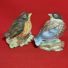 Vintage Wren Bird Spotted Rosy Chest on Log and Finch Blue Bird Figurine Set of 