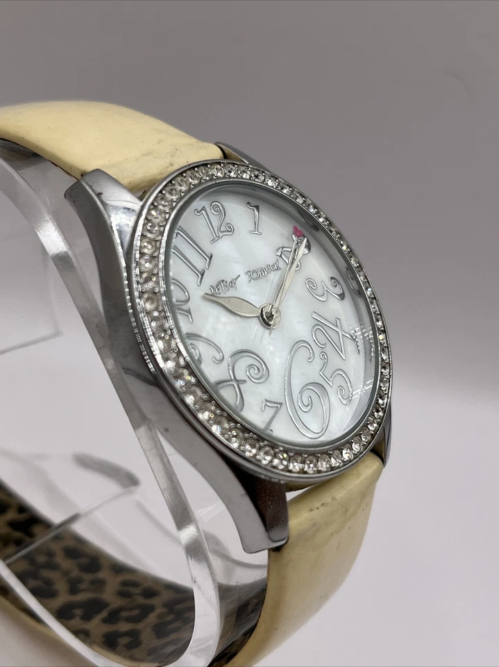 Reloj Betsey Johnson Mujer Bisel Estrás Correa Cuero - Batería Nueva Foto 2 de 4