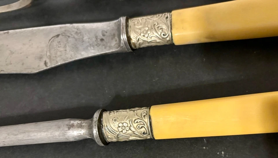 Antiguo juego de talla de 4 piezas de manijas de baquelita de 1800 y banda de ley Foto 4 de 4