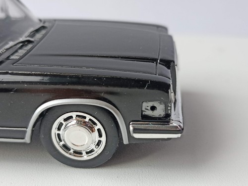 READ ZIL-4104 1:43 Deagostini 1978 Soviet limousine diecast model+mag Autolegend - Picture 2 of 5