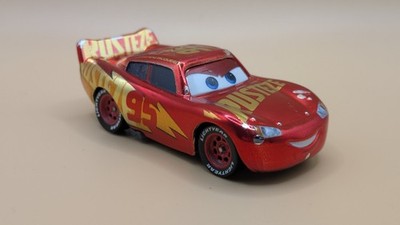 Shiny Red Disney Pixar Cars RUST-EZE RACING CENTER Lightning McQueen #95 DXV45