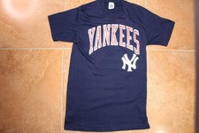 Vintage 90s New York Yankees T-Shirt Logo 7 Single Stitch Made in USA Medium