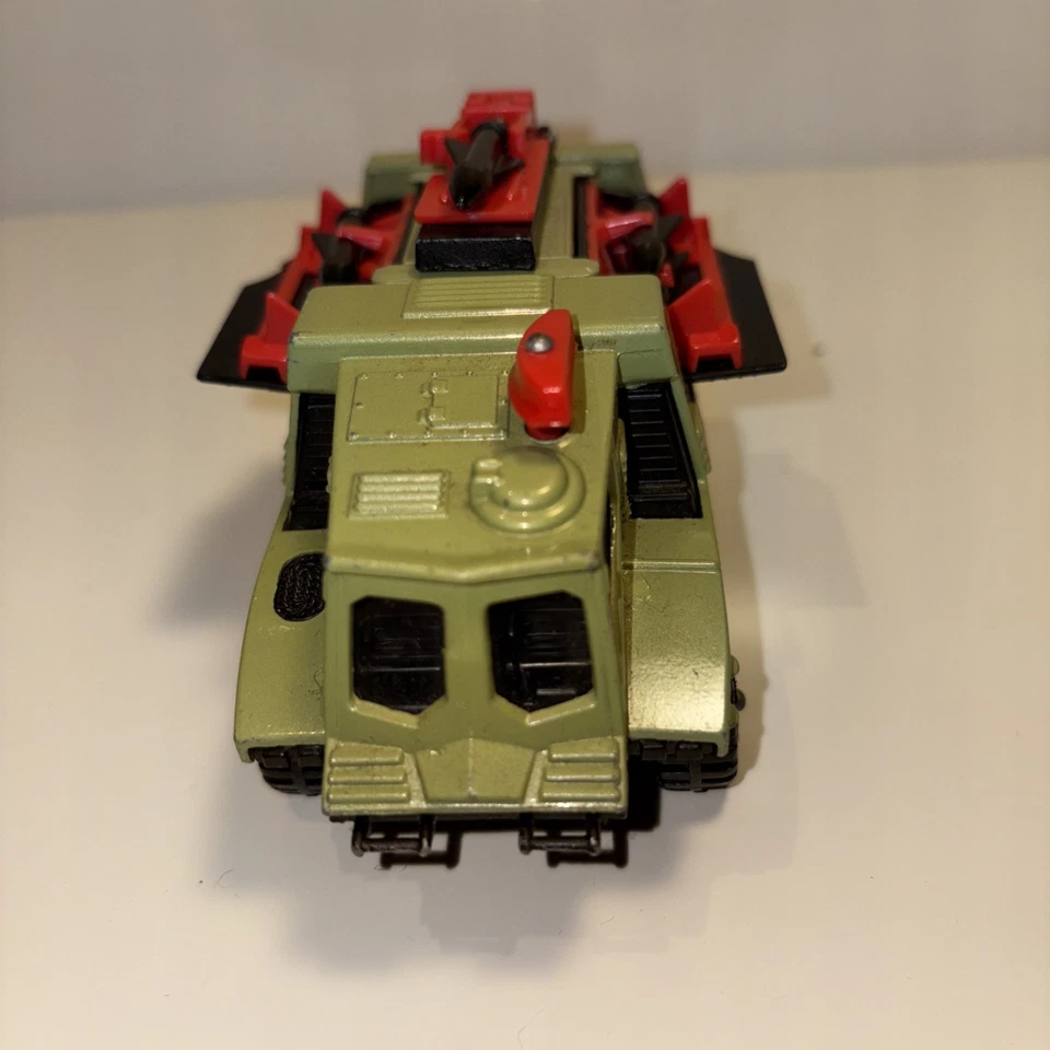 ORIGINAL Matchbox - Battle Kings - K-111 - Missile Launcher - Green Color - Image 3 of 4