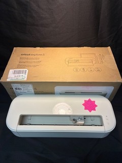 CRICUT EXPLORE 5 CXPL204C 12 INCH CUTTING MACHINE KIT