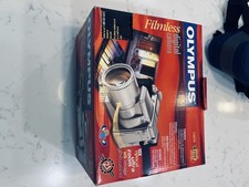 Olympus Camedia C-2100 Digital Camera 10X Optical Zoom w/ 5 Smartmedia cards