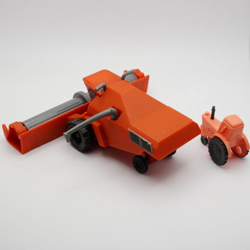 Disney Pixar Coches Frank Cosechadora Tractor Lote Plástico Figura Juguete Foto 3 de 4