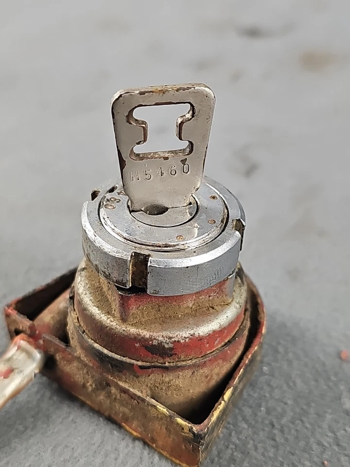 INTERRUPTOR DE ENCENDIDO HONDA S65 S 65 CON LLAVE DE BICICLETA PARA CORRER OEM USADO X11 Foto 4 de 4