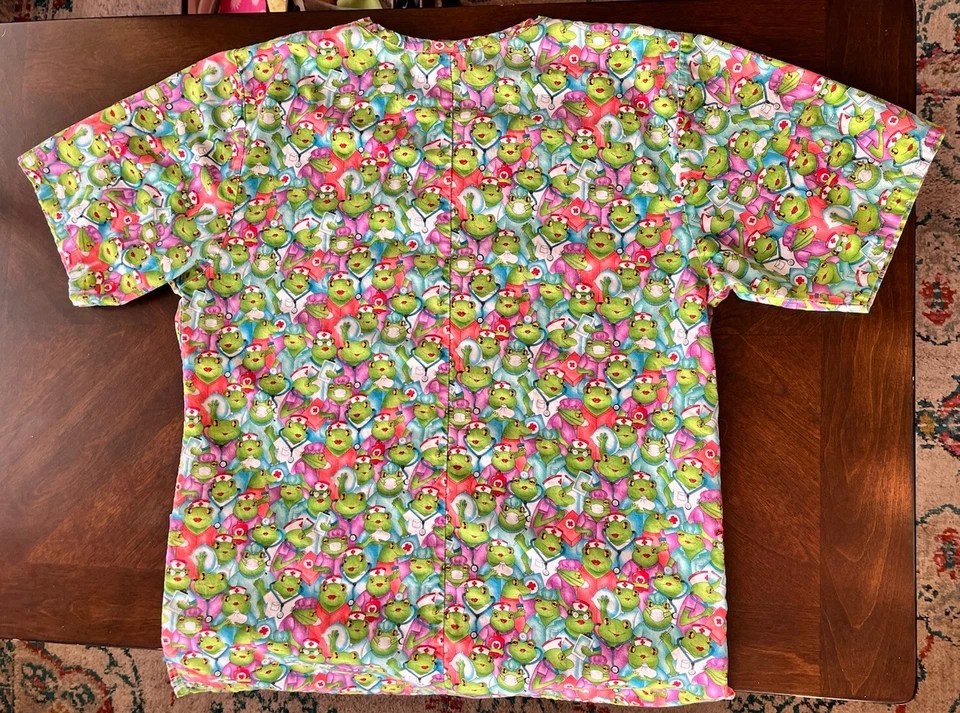 Barco Scrub Top V Neck Frog Nurse 2 Front Pockets XS Medical Uniform Cute! - Image 4 of 4