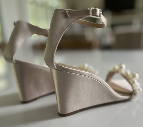 Badgley Mischka Pearl/Jeweled Wedge Wedding/Dress Shoe In Champagne 7.5 - Picture 11 of 14