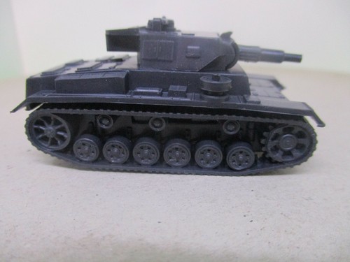 Roco Minitanks 174, Panzer III, Panzerkampfwagen im Maßstab 1:87. - Picture 2 of 5