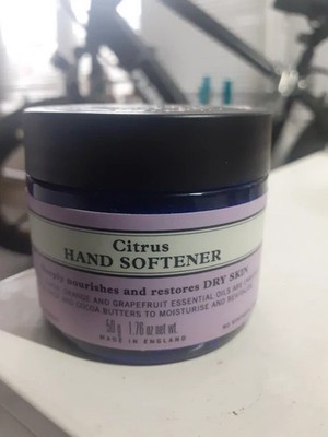 Neal's Yard Remedies Citrus Hand Softener | Duftbalsam, stellt trockene Haut wieder her 50g