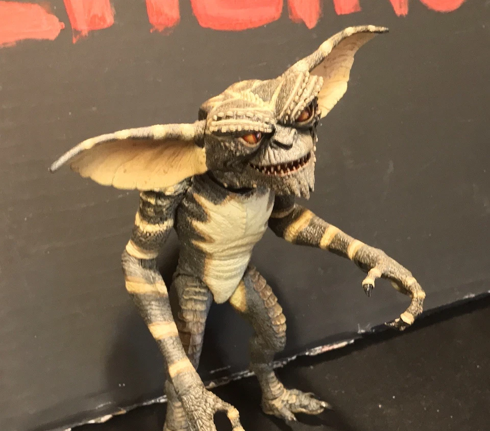 NECA Ultimate Gremlin “Ultra Realista” Personalizado Pintado En Caja Original Foto 4 de 4