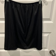 NEW VANITY FAIR Lingerie Half Slip Black 100 Nylon 20 Style 11-760 Sz Medium