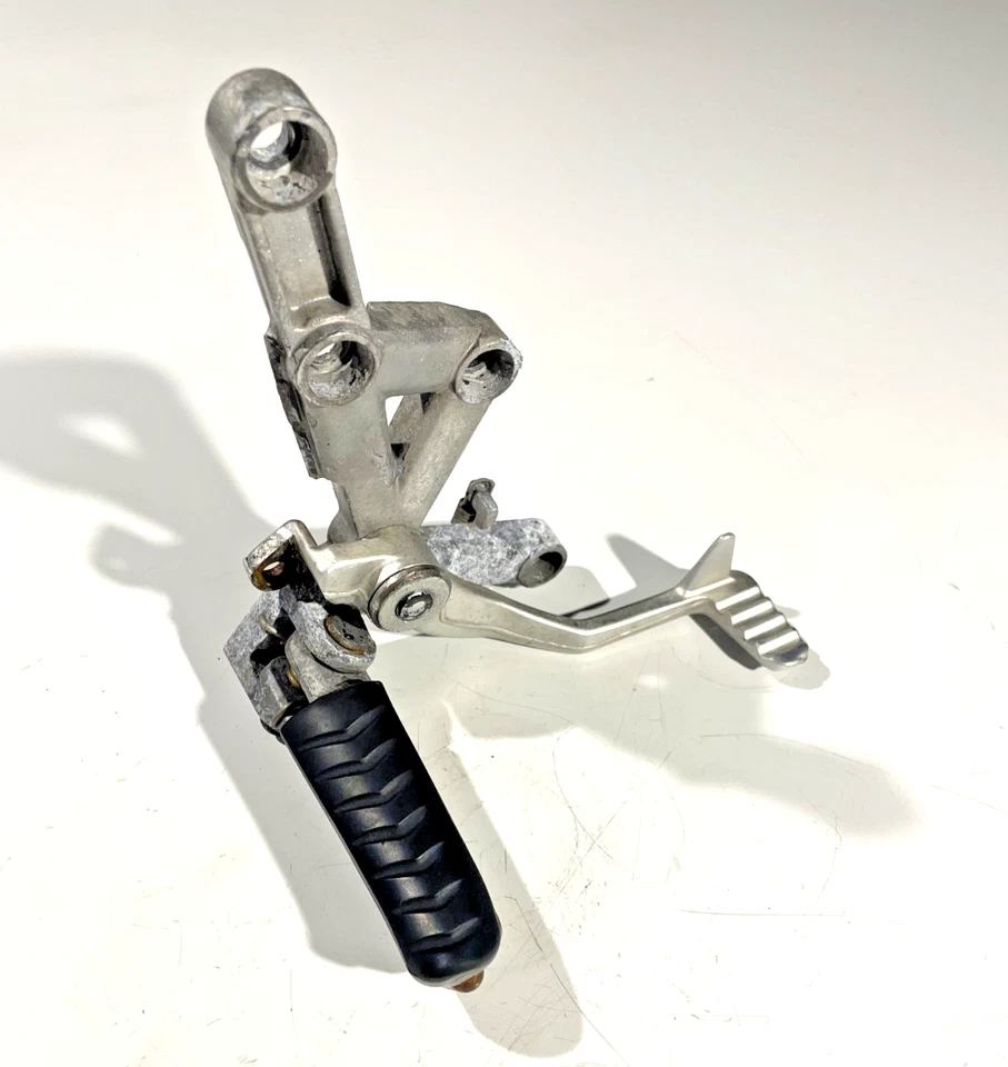 Triumph TT600 2000 - 2003 передняя правая вешалка ножной колышек задний тормоз педаль рычаг - Изображение 2 из 4