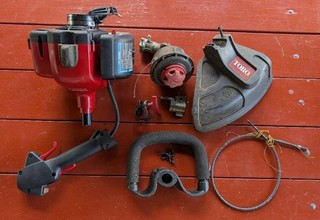 TORO MODELLO NUMERO 51976 MOTORE TAGLIAERBA A GAS e RICAMBI AGGIUNTIVI