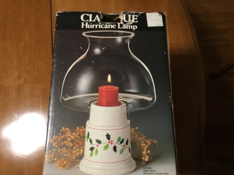  Classique Hurricane Candle Lamp Holly & Berries design