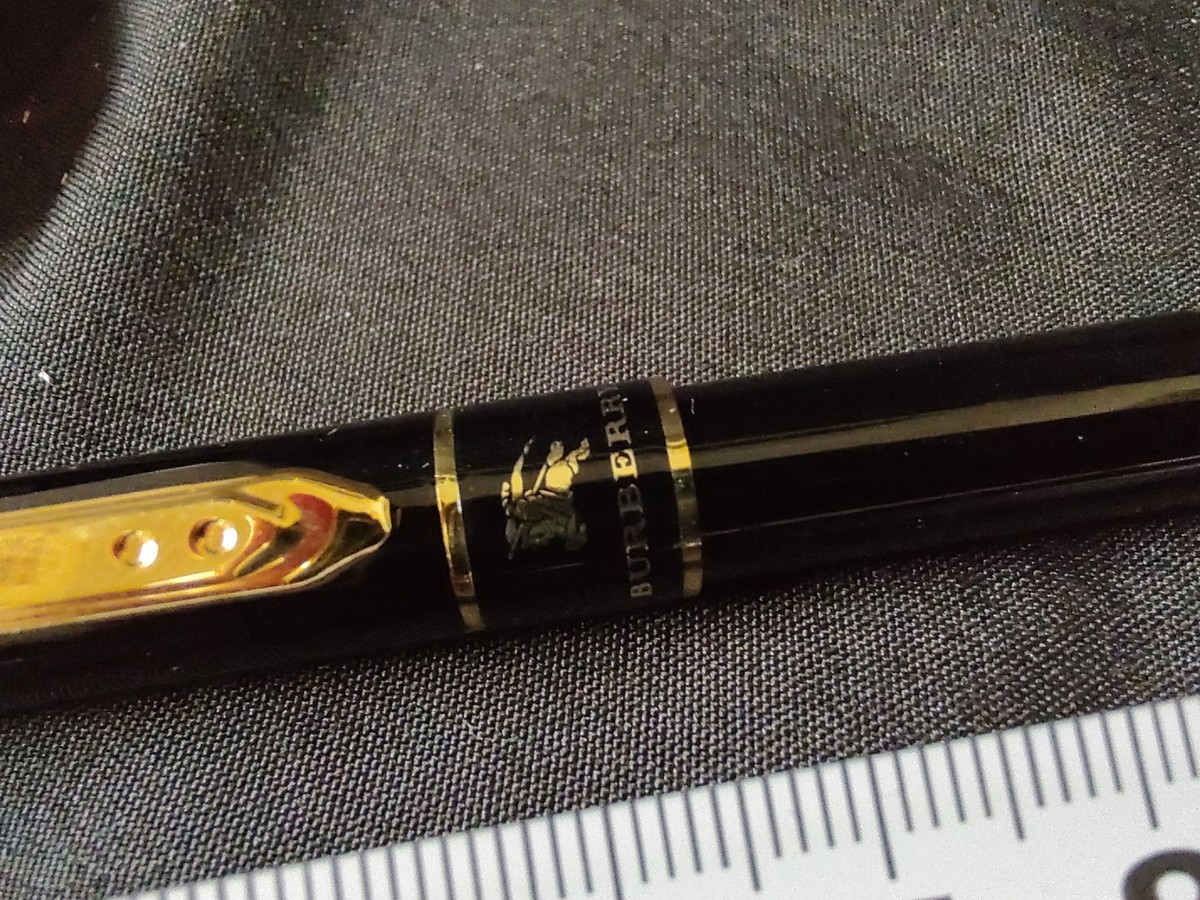 バーバリー　ペン BURBERRY Ball Point Pen Red/Black Ink and Mechanical Pencil