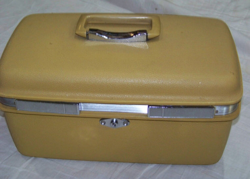 Vintage Samsonite Royal Traveller Montbello  Hard Train Case - Gold