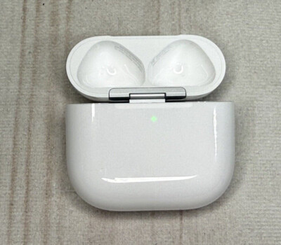 Original Apple AirPods 4 with ANC Charging Case -- A3059 (No