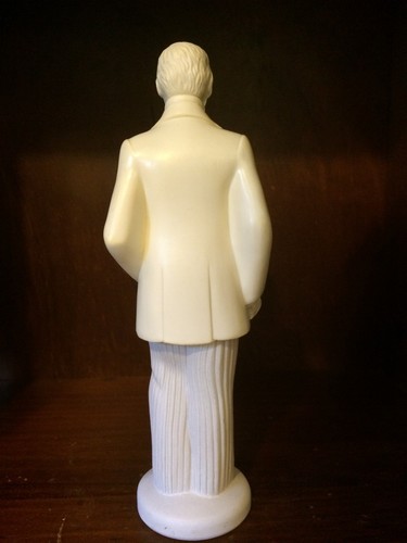 Vintage Avon Proud Groom Decanter Unforgettable Cologne Bottle 2 fl oz - Picture 4 of 8