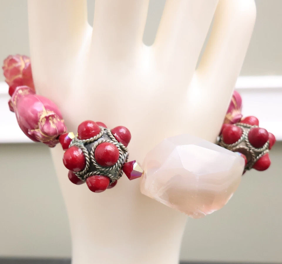 Pulsera Tarina Tarantino racimos de cabujón rojo con tulipanes rosas gran cuenta de piedra Foto 2 de 4