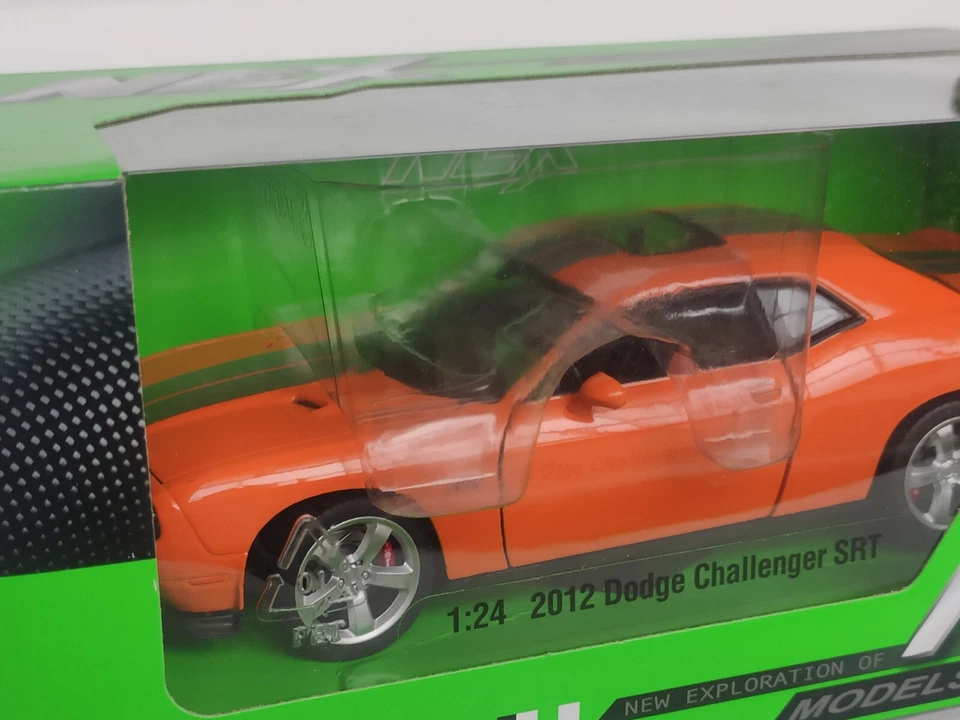 Dodge Challenger SRT 2012 Welly 1/24 Modellino Die Cast American Car - Immagine 4 di 4