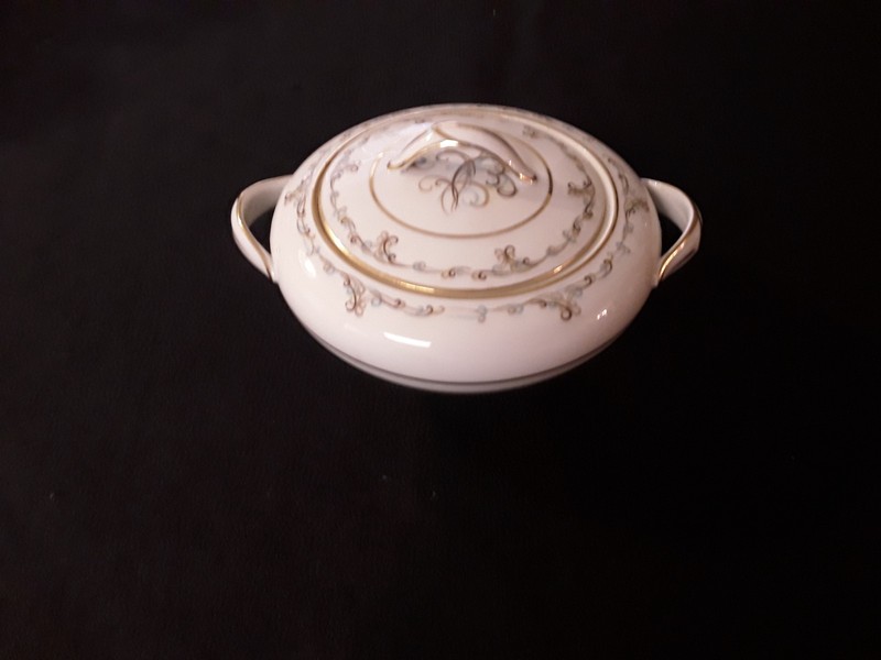 Vintage Noritake Sugar Bowl w/Lid "Esteem"#5404 Blue/Brown Scrolls w/GoldTrim