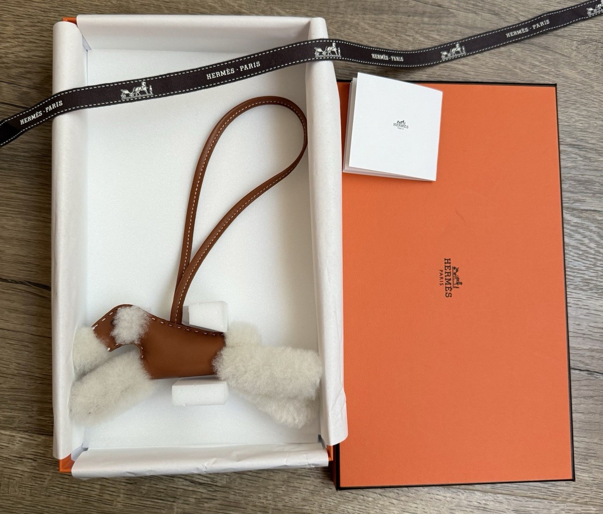 （HERMES）Hermes Budy charm Hermès Budy Charm Ecru / Orange Poppy / Cornaline.