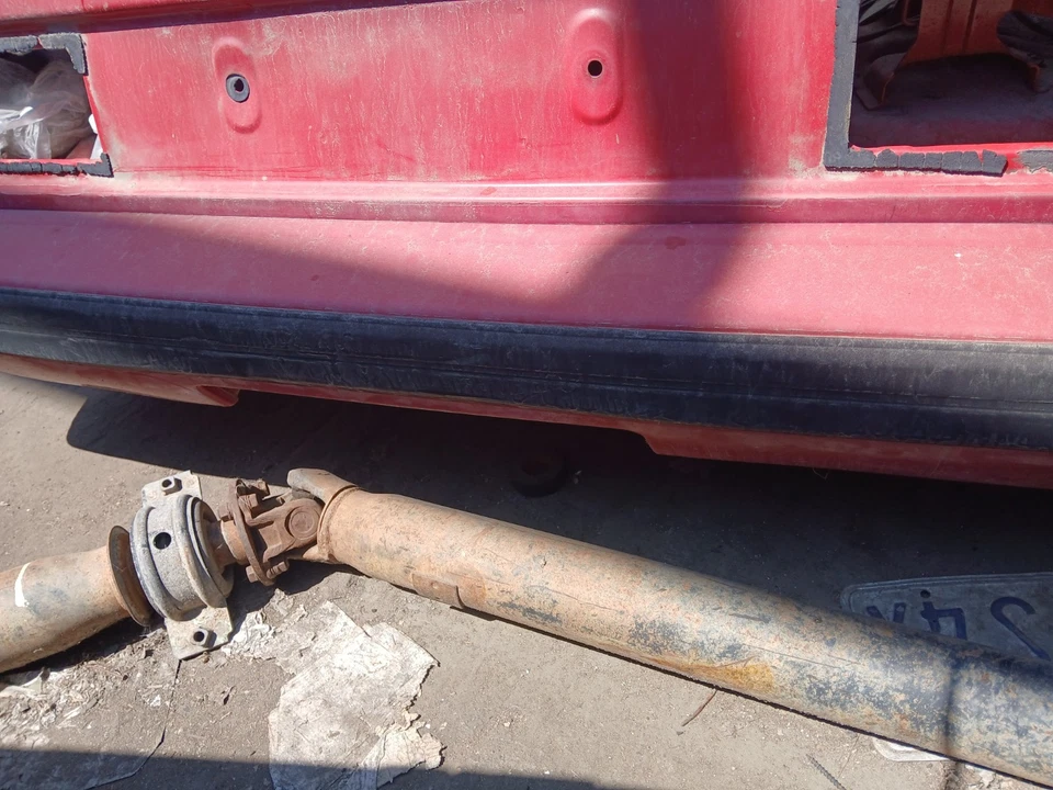 Parachoques trasero 83 RX7 FB MAZDA RX7 ROJO USADO 83 Foto 4 de 4